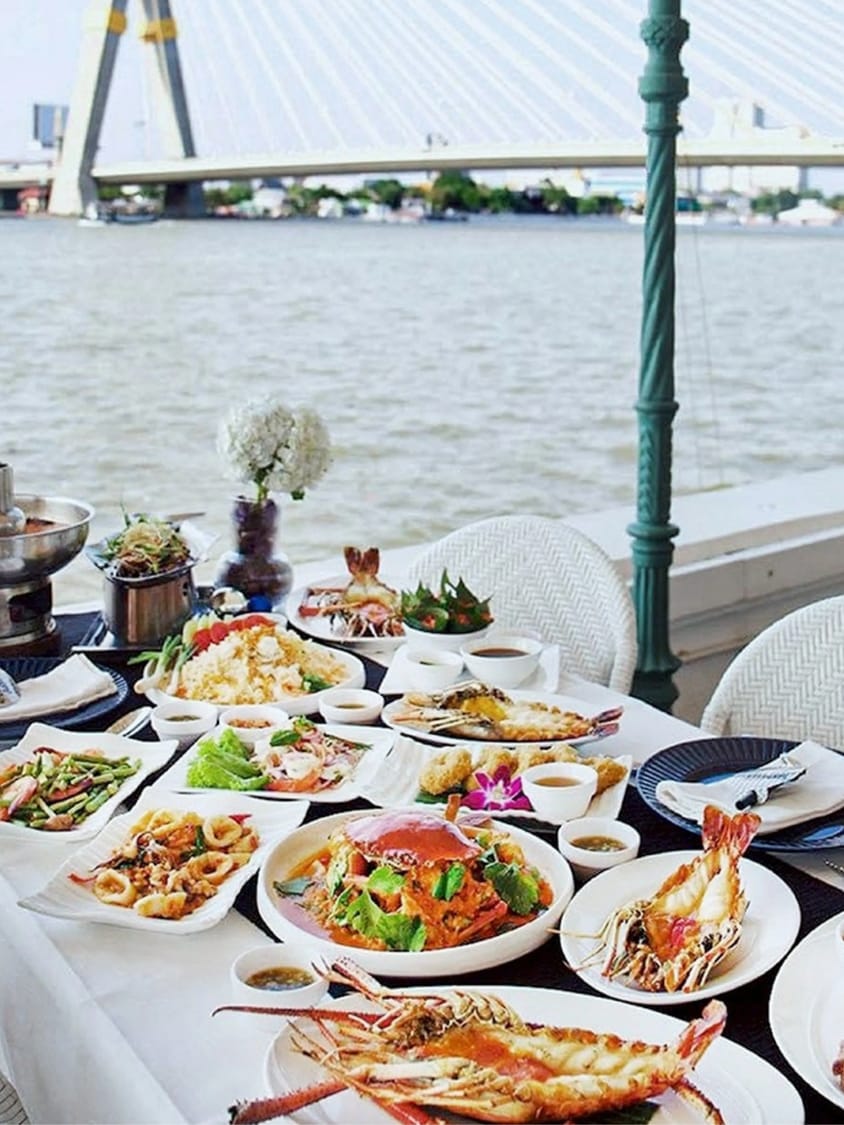 Khin Lom
Chom Saphan